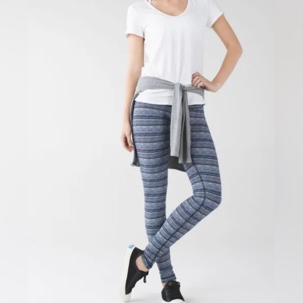 Lululemon wunder under blue stripe EUC 6